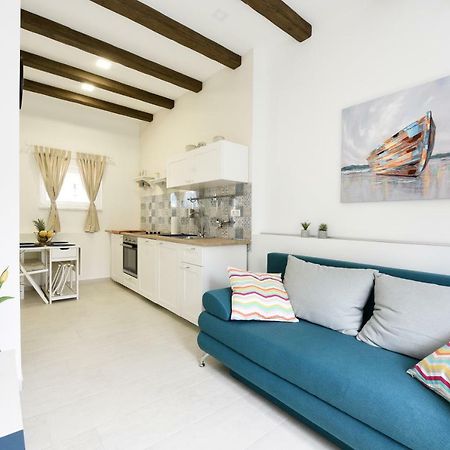 Apartmani Eladora Биоград-на-Мору Экстерьер фото