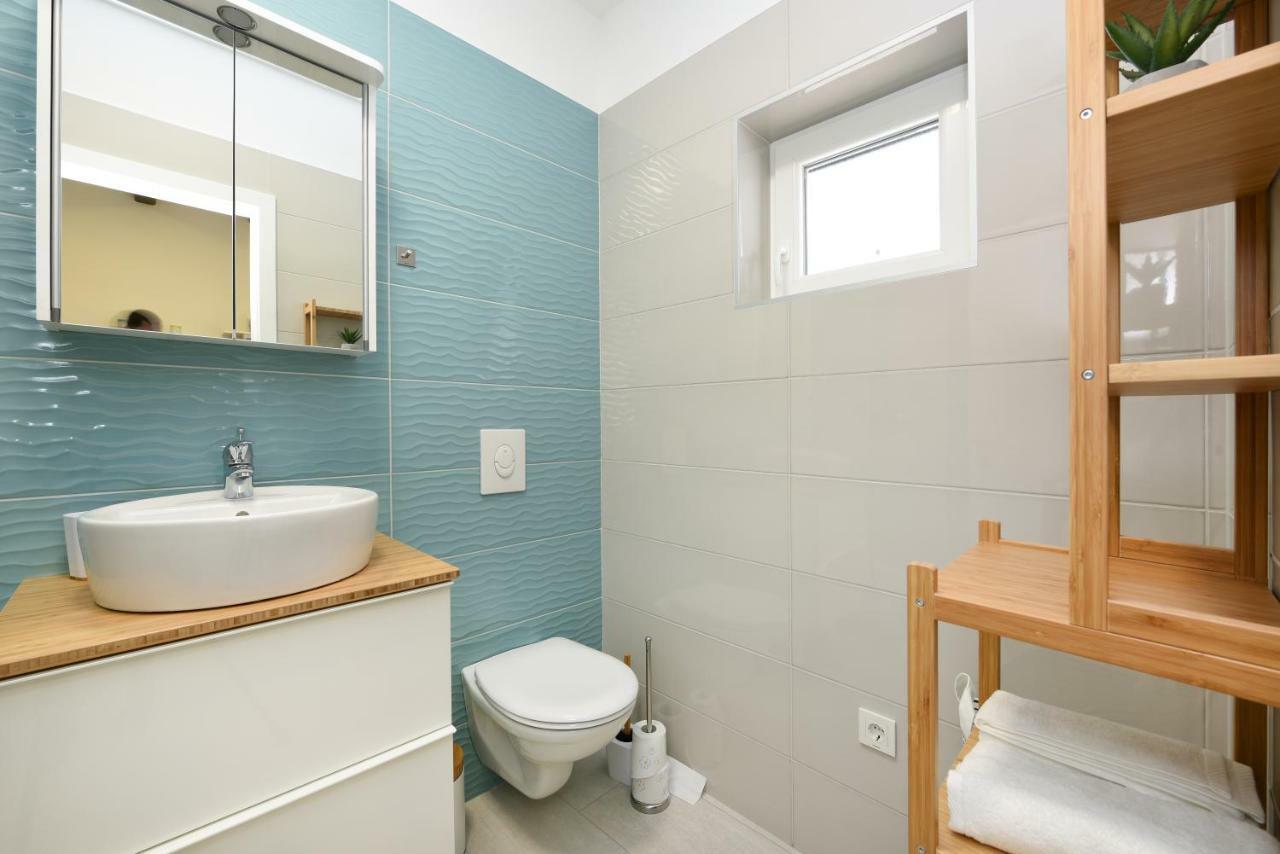 Apartmani Eladora Биоград-на-Мору Экстерьер фото